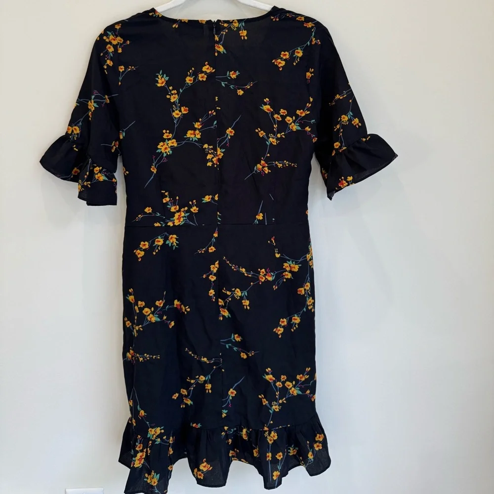 PrettyLittleThing Black Floral Mini Dress w/ Ruffle Sleeves & Corset Waist - 8 - Picture 5 of 7